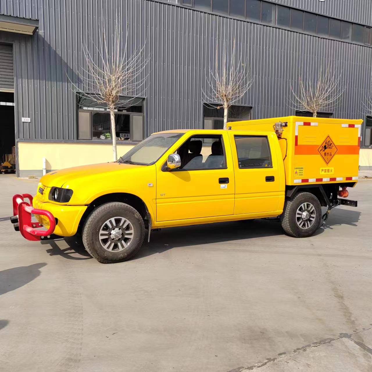 煤礦用柴油機無軌爆破器材運輸車